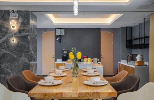 Longhua District Hotel | Discover Campanile Shenzhen Guanlan Golf with Family-Friendly Dining