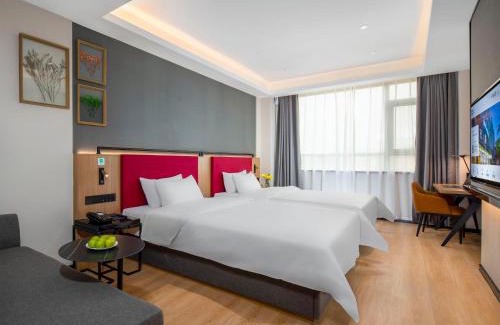 Longhua District Hotel | Discover Campanile Shenzhen Guanlan Golf with Family-Friendly Dining