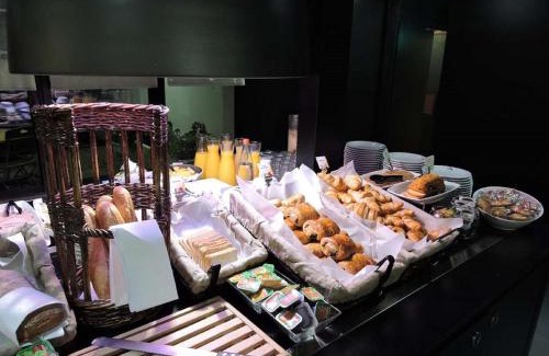 Labege Hotel | Pet-Friendly Stay at Campanile Toulouse Sud-Labège Innopole