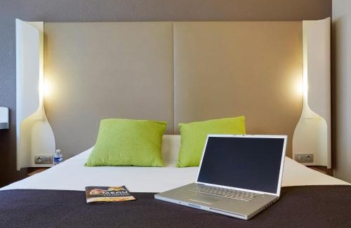 Chambray-les-Tours Hotel | Pet-Friendly Retreat at Campanile Tours Sud - Chambray-Les-Tours