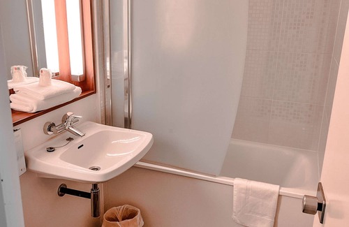 Bucheres Hotel | Welcoming Campanile Troyes Sud - Buchères with Family-Friendly Amenities