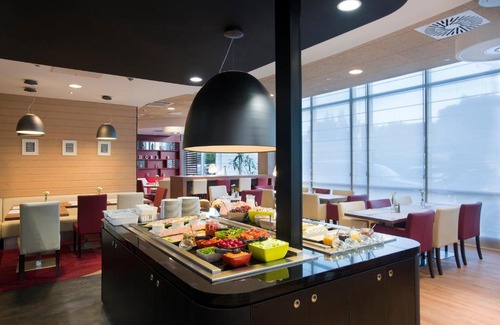 Wroclaw City Center Hotel | Pet-Friendly Stay at Campanile Wroclaw - Stare Miasto