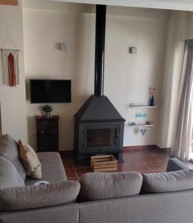 El Ronquillo House | Experience Campanilla n'28: Family-Friendly with Pool Access