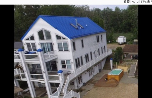 Alto House | Lakefront Retreat with Hot Tub Spa & Tiki Bar Experience