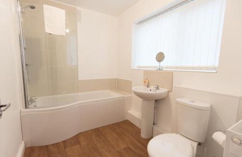 North Wheatley House | Guest Rated 8.5/10 at Campbell House - Family Friendly Stay