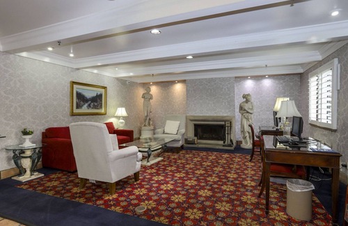 Campbell Hotel | Comfort and Convenience at Campbell Inn with Spa Access