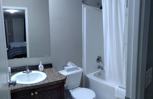 Gull Lake House | Exceptional Campbell's Modern Duplex with Kitchen & Breakfast