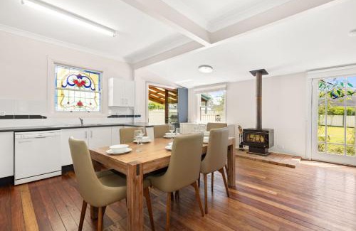 Huskisson House | Experience Oceanfront Bliss at Campbell's Cottage