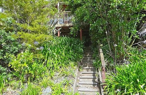 Tawharanui House | Ocean View Family Retreat at Campbells Beach Hideaway