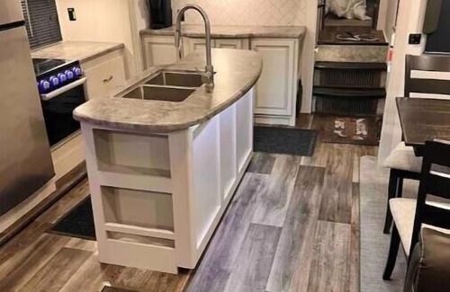 Savannah House | Family-Friendly Camper/RV Experience in Scenic Savannah