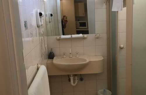 Camperdown Hotel | Budget-Friendly Camperdown Cascade Motel with Family Amenities