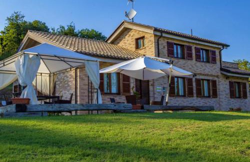 Falerone Bed & Breakfast | Discover Campidoglio Bed and Breakfast with Ocean Views