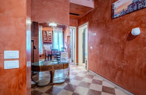 Dorsoduro Apartment | Pet-Friendly Campiello Tron with Ocean Views & Family Appeal