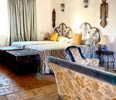 Cumbres de San Bartolome Ski Chalet | Unforgettable Stay at Campillo Alto with Pool and Family Access