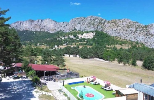 Saint-Auban House | Camping 2 étoiles - Piscine - ccbaehh