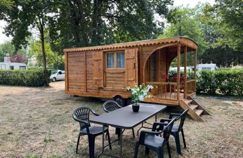 Bagneaux-sur-Loing House | Cozy 3-Star Camping Retreat with Spa & Family-Friendly Amenities