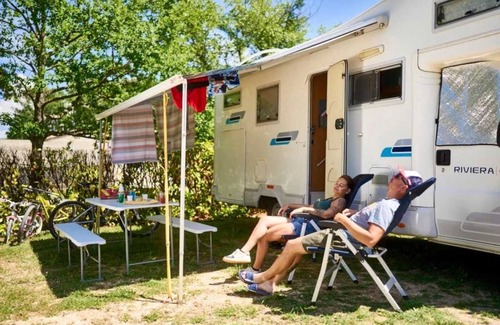 Malemort-du-Comtat House | Camping 3 étoiles - Piscine - efaehb