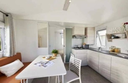 Vic-la-Gardiole House | Family-Friendly Camping with Pool and Spa Amenities