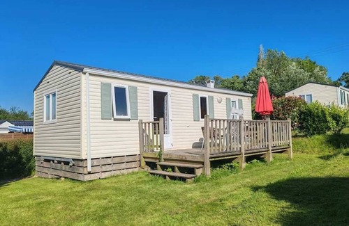 Pouldreuzic House | Family-Friendly Camping with Pool and Spa Amenities