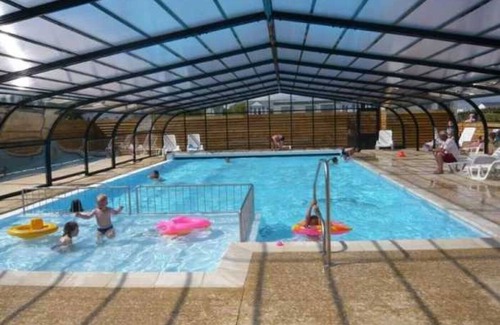 Kerroch House | Relaxing 3-Star Camping with Pool and Family-Friendly Amenities