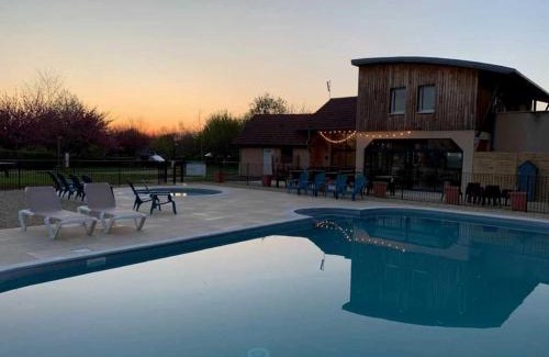 Cormatin Other | Camping 3 étoiles - Piscine - ccaidda