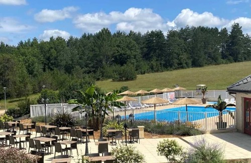 Pezuls House | Camping 3 étoiles - Piscine - ccb0dig