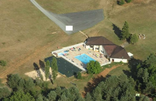 Pezuls House | Camping 3 étoiles - Piscine - ccb0dig