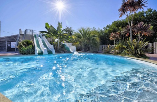 Plobannalec-Lesconil House | Camping 3 étoiles - Parc aquatique - eeeed0