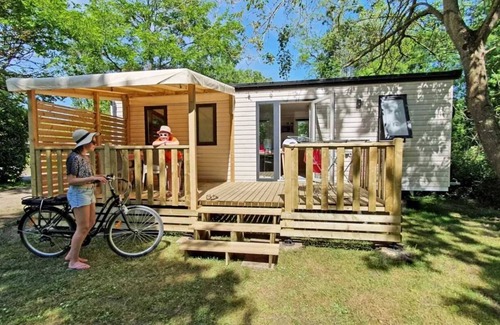 Martres-Tolosane House | Family-Friendly Camping with Water Park at Eeceia Resort