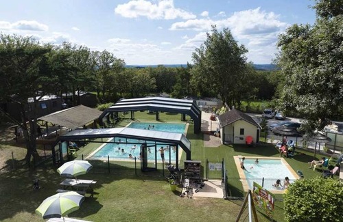 Loupiac House | Family-Friendly Camping with Pool and Spa Amenities