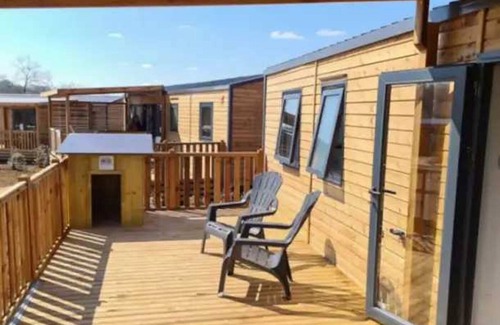 Thegra House | Family-Friendly Camping with Pool and Spa Amenities