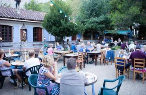 Orgon House | Family-Friendly Camping with Pool and Spa Amenities