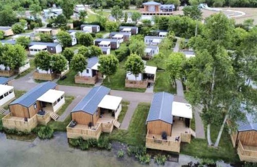 Aubigny-les-Clouzeaux House | 4-Star Camping Retreat with Pool and Family Amenities