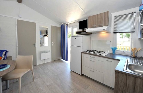Brem Sur Mer House | Delightful 5-Star Camping with Water Park Access
