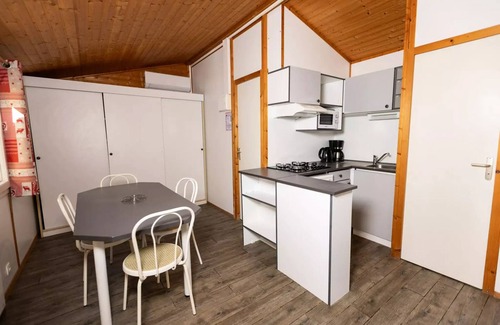 Gap Ski Chalet | Cozy Camping Alpes Dauphiné with Spa and Hot Tub Access