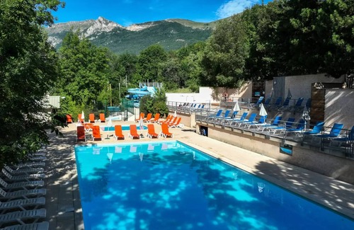 Gap Ski Chalet | Cozy Camping Alpes Dauphiné with Spa and Hot Tub Access
