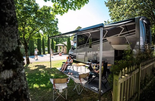 Navarrenx Ski Chalet | Family-Friendly 3-Room Chalet at Camping Beau Rivage