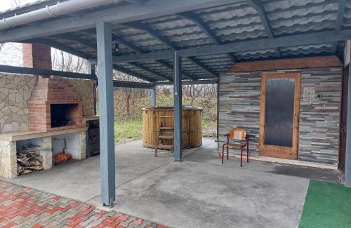 Brancovenesti Other | Discover Camping Cabana Gonduzo: 9/10 Rated Getaway