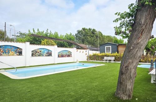 Canet de Mar House | Pet-Friendly Bungalow Maia: Guest Rated 9.7/10 with Pool