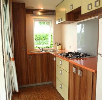 San Benedetto di Lugana Resort | Experience Oceanfront Comfort at Camping Da Giovanni
