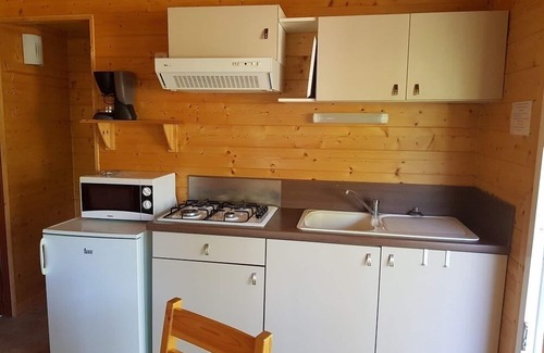Monoblet RV Rental | Pet-Friendly Camping de Graniers with Pool and Breakfast