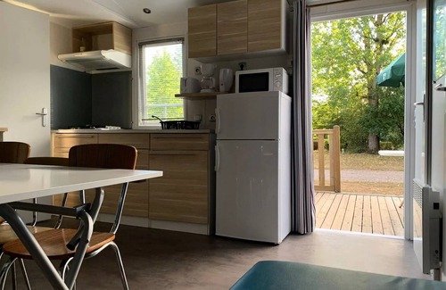 Saint-Honore-les-Bains House | Family-Friendly Mobile Home at Campsite Les Bains***