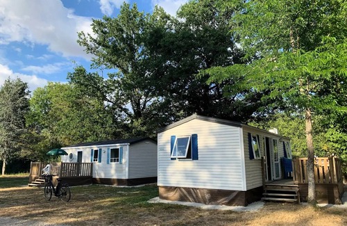 Saint-Honore-les-Bains House | Family-Friendly Mobile Home at Campsite Les Bains***