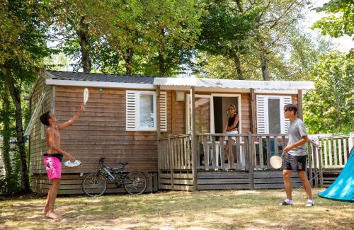 Saint-Pardoux Other | Pet-Friendly Getaway at Camping du Lac de Saint-Pardoux