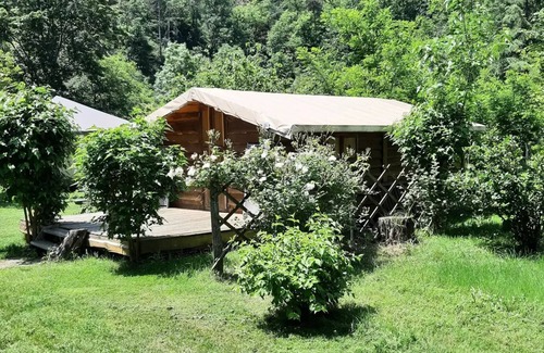 Arlebosc House | Pet-Friendly Trapper's Cabin at Camping du Viaduc***