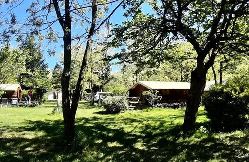 Arlebosc House | Pet-Friendly Trapper's Cabin at Camping du Viaduc***