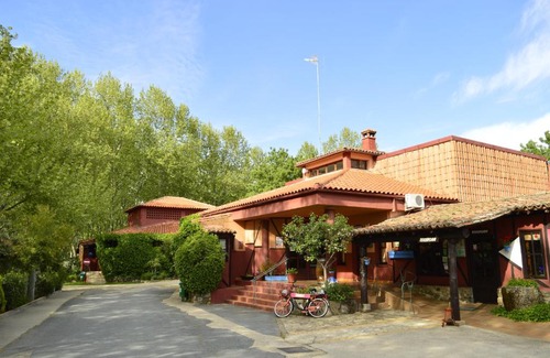 Hervas Other | Discover Camping El Pinajarro: Pet-Friendly Retreat with Pool