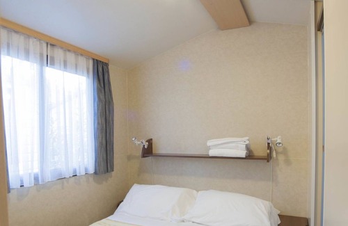 Lido degli Scacchi House | Discover Camping Florenz: Oceanfront Getaway with Pool