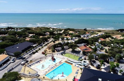 Domino House | Relaxing Oceanfront Stay at Camping L'Anse Des Pins