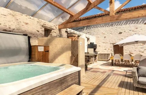 Saint-Julien-des-Landes House | Relax at Campsite Château la Forêt - Family-Friendly Mobile Home